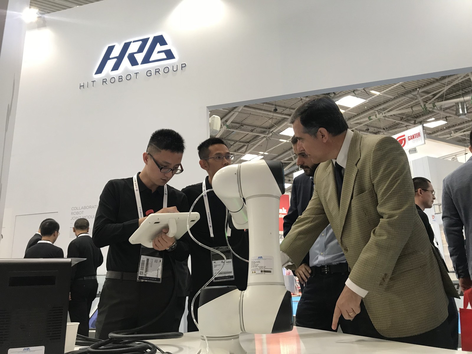Cobot Makers Demo New Tech, Services at Automatica 2018